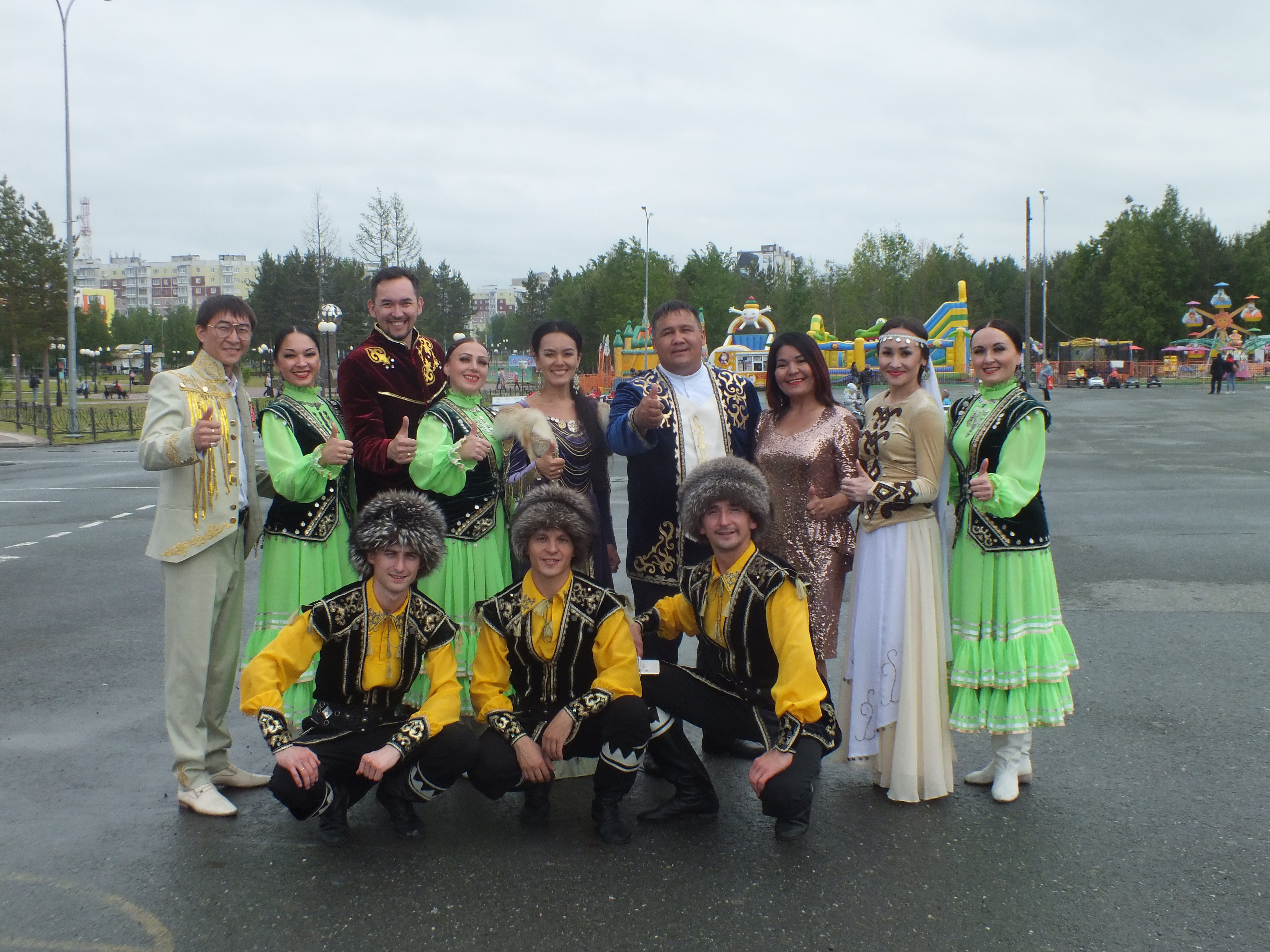 23  мая артисты Нефтекамской государственной филармонии приняли участие в национальном празднике “Сабантуй” в г.Нягань Ханты-Мансийского автономного округа.