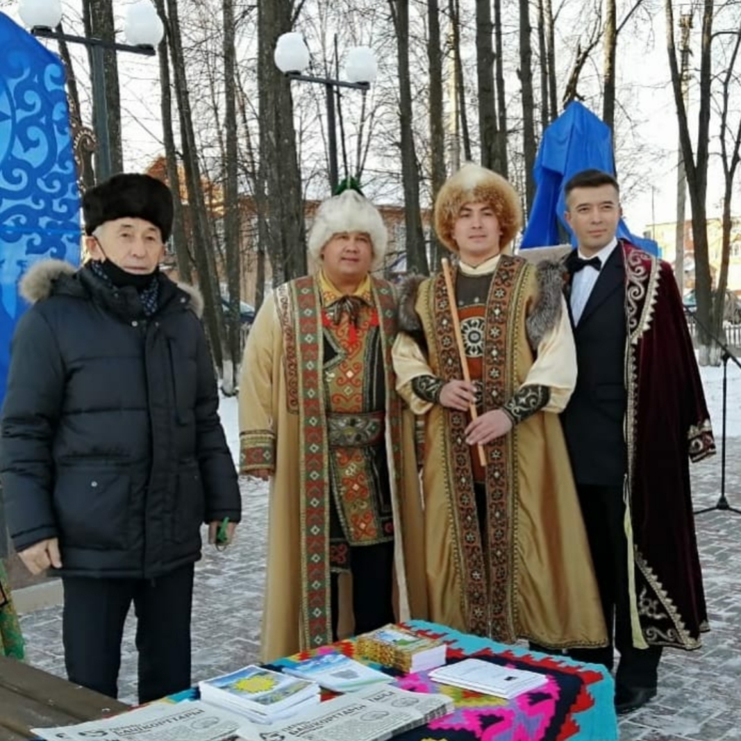 Торжественное открытие «Бюста Туктамышу Ижбулатову» и » Шәжәрә»