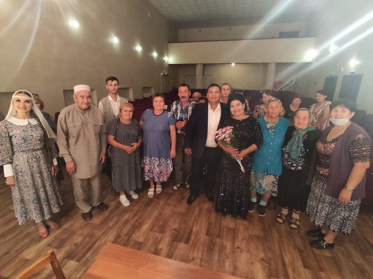 Вчера в п.Мирный Сосновского района Челябинской области состоялся концерт башкирской эстрадной группы «Ҡәрҙәштәр»