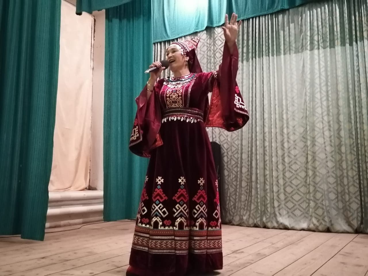 Вчера в с.Енахметово Шаранского района РБ состоялся концерт марийской эстрадной группы «У Сем»